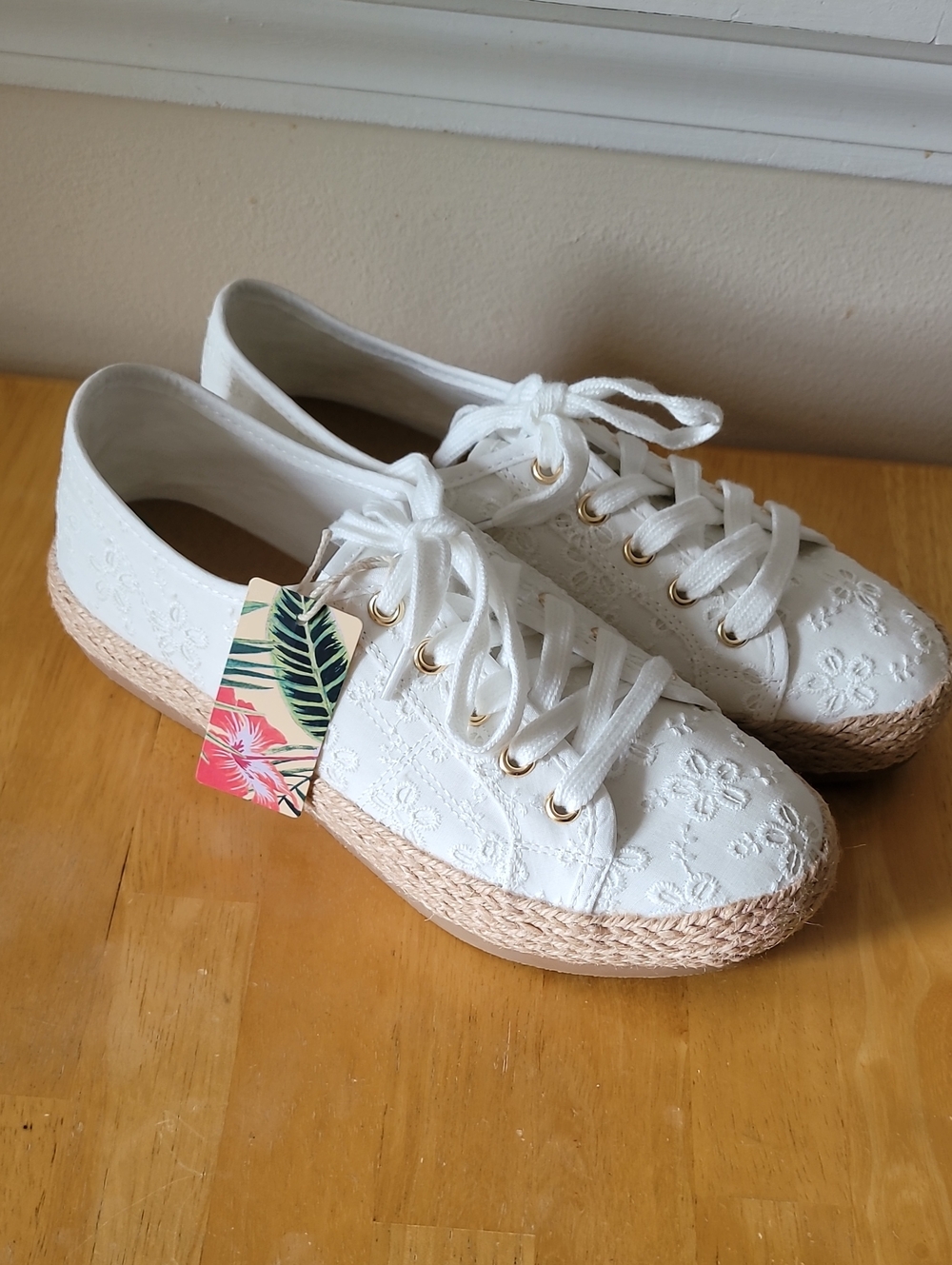 Tommy Bahama White Floral Lace Galana Canvas Espadrille Sneakers